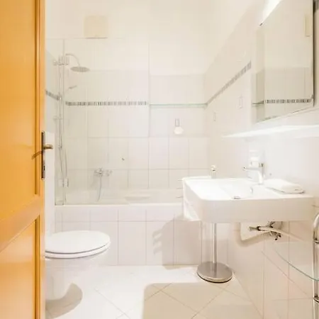 Apartment Dream With Grand Terrace In The Center